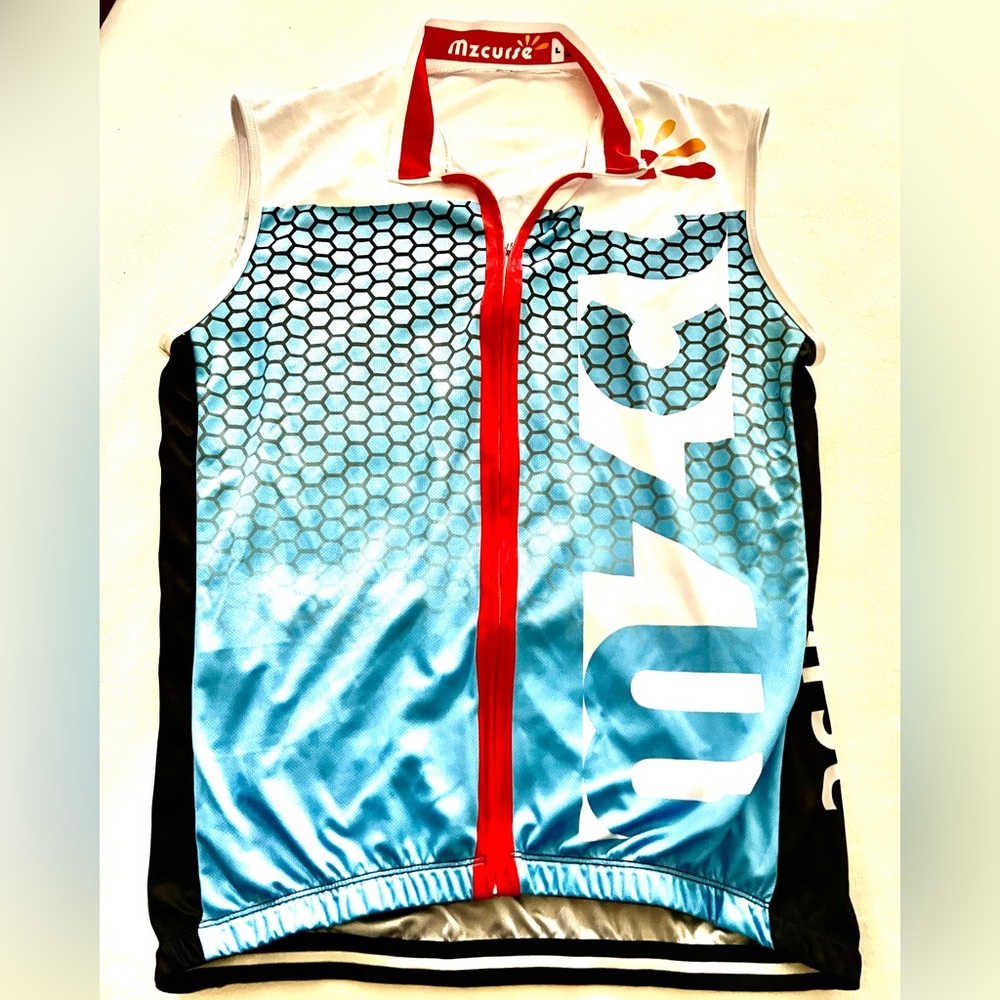 Men’s large sleeveless cycling shirt. Guns out baby!